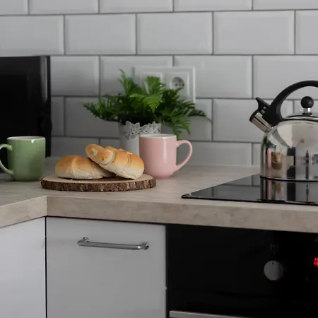 Ursus Sunny For 4 Guests With Parking & Balcony By Renters