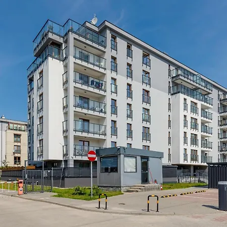 Ursus Sunny For 4 Guests With Parking & Balcony By Renters