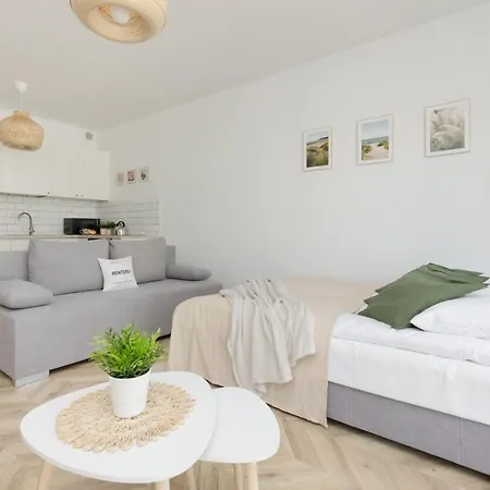 Ursus Sunny For 4 Guests With Parking & Balcony By Renters Daire *