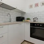 Appartement Ursus Sunny For 4 Guests With Parking & Balcony By Renters Warschau