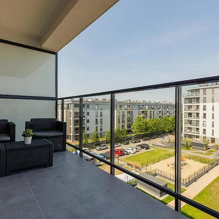 Ursus Sunny For 4 Guests With Parking & Balcony By Renters Appartement Warschau